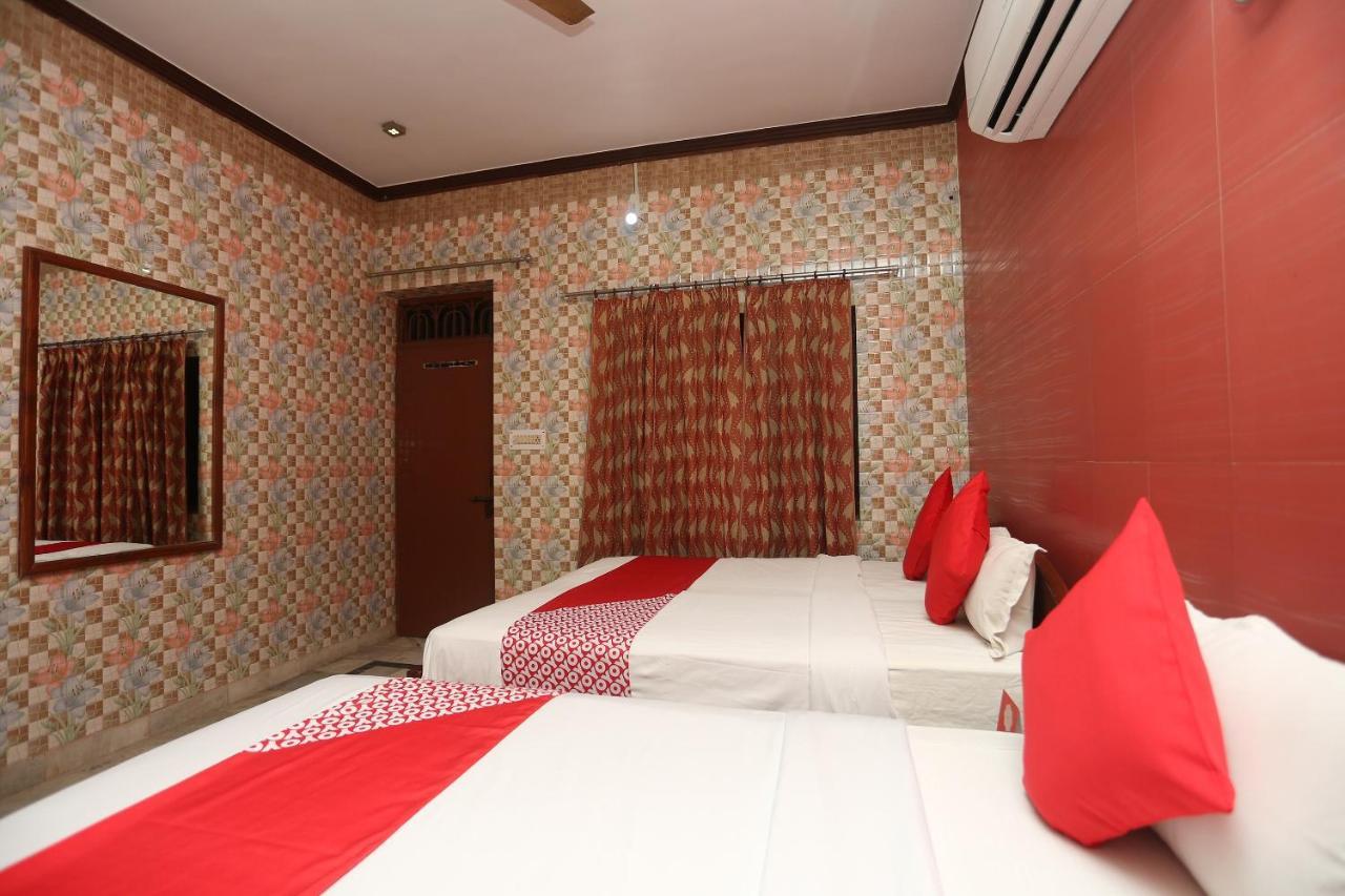 Oyo 18641 Hotel Rashmi Tājganj Dış mekan fotoğraf