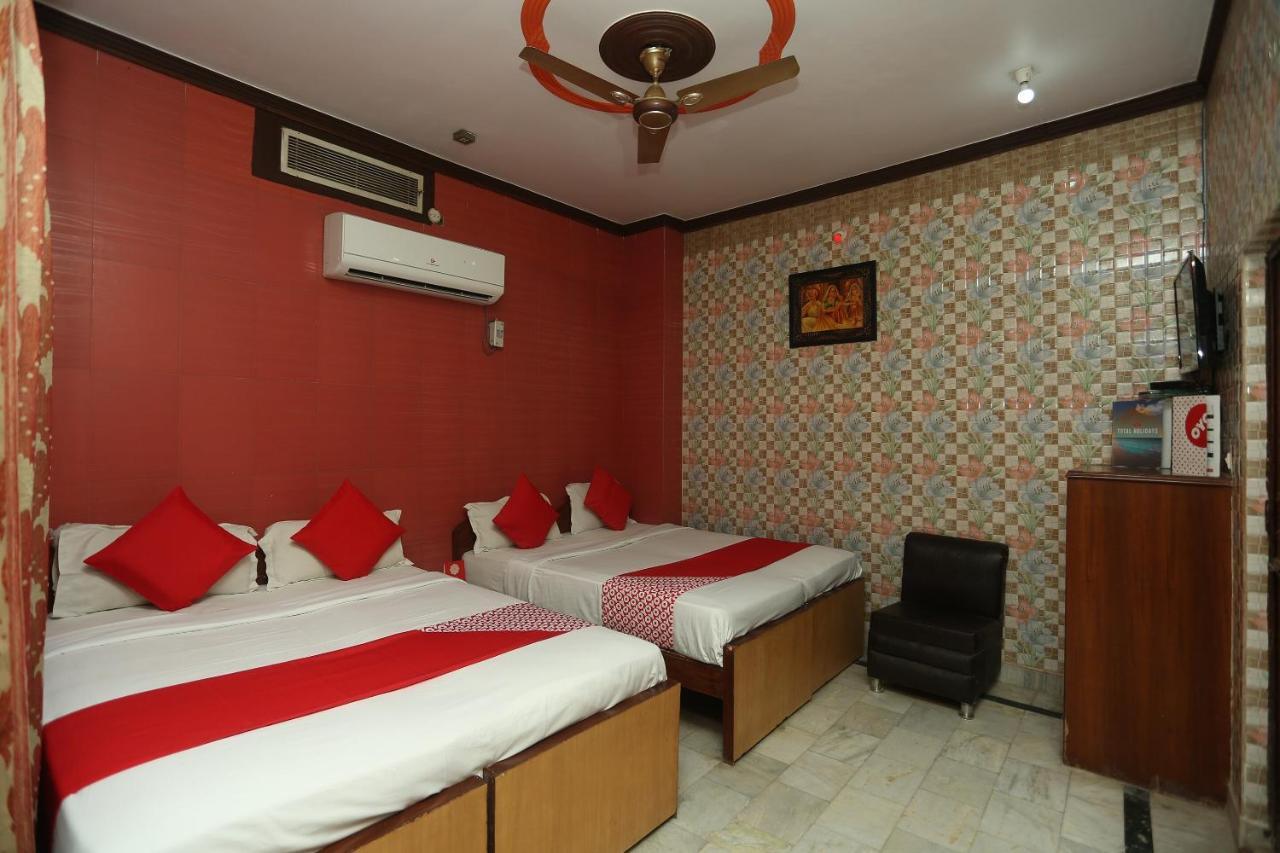 Oyo 18641 Hotel Rashmi Tājganj Dış mekan fotoğraf